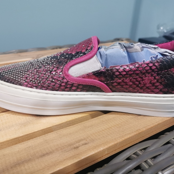 💯% Authentic Ferragamo Shoes in Pink fuchsia - Picture 10 of 16